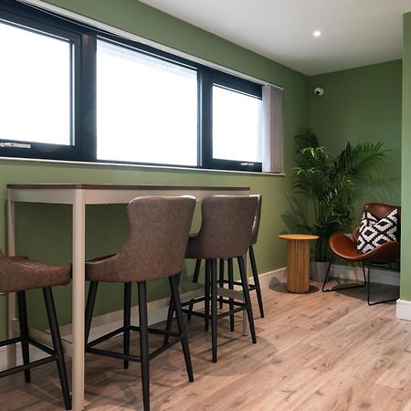 Apartament Charles Hope London Brentford Zewnętrze zdjęcie