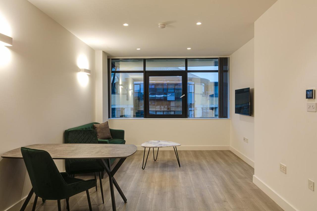 Apartament Charles Hope London Brentford Zewnętrze zdjęcie